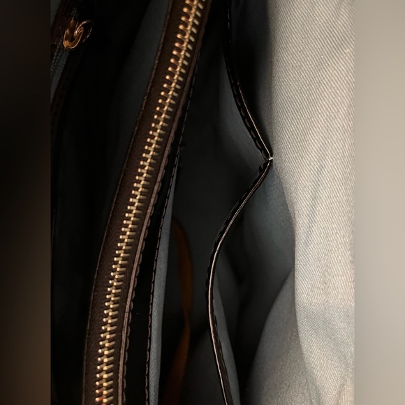 Dooney & Bourke Emerson Brynn Black Patent Leather Shoulder/Handbag - Picture 12 of 16